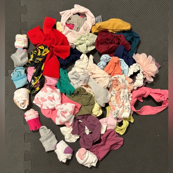 Baby girl, headband accessories with socks. - Picture 1 of 3